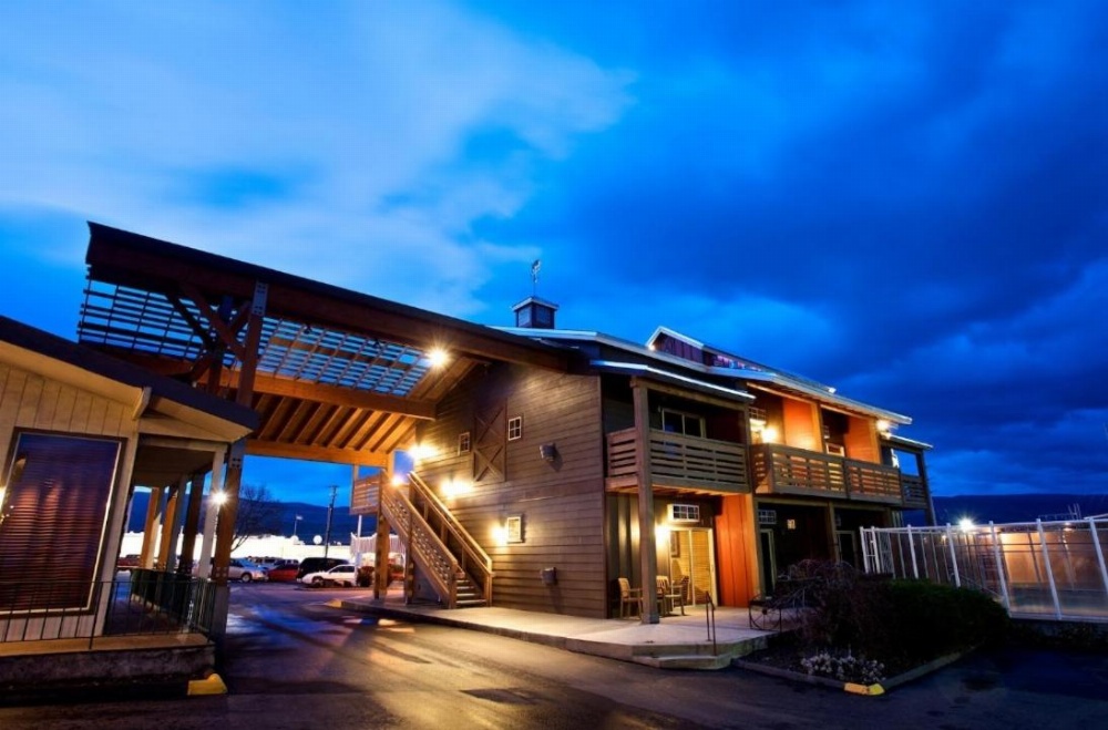 Cousin's Country Inn Image 27